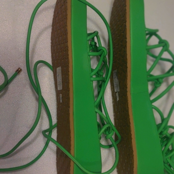 New neon green gladiator strappy platform sandals - Picture 5 of 5